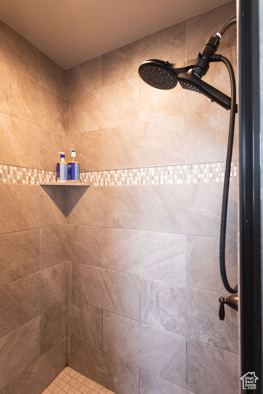 Bathroom with a tile shower
