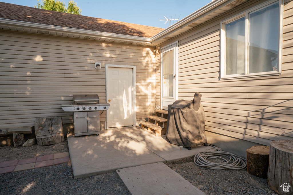 View of patio / terrace with grilling area and entry steps