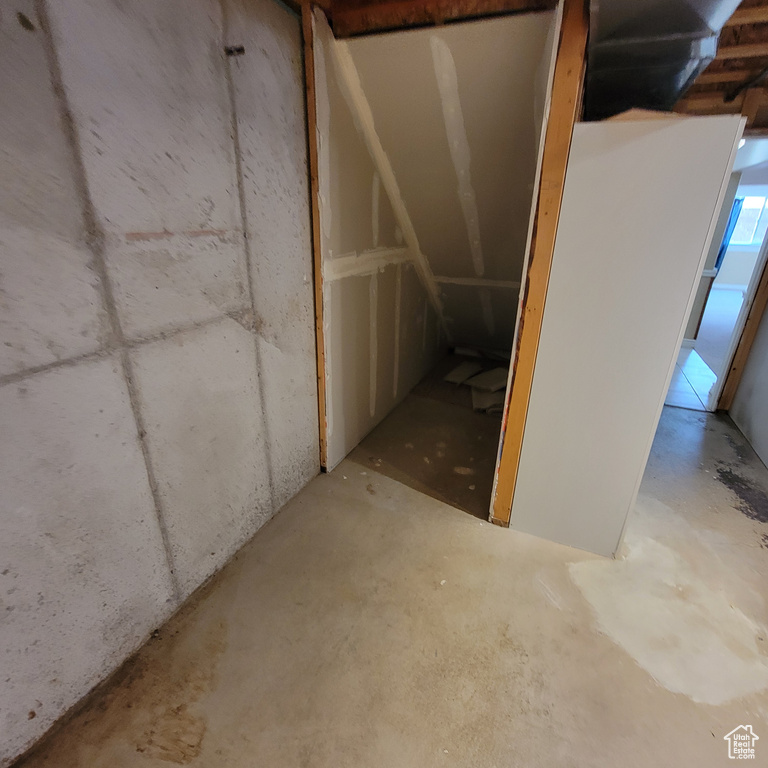 5272 S 1035 E South Ogden, UT 84403