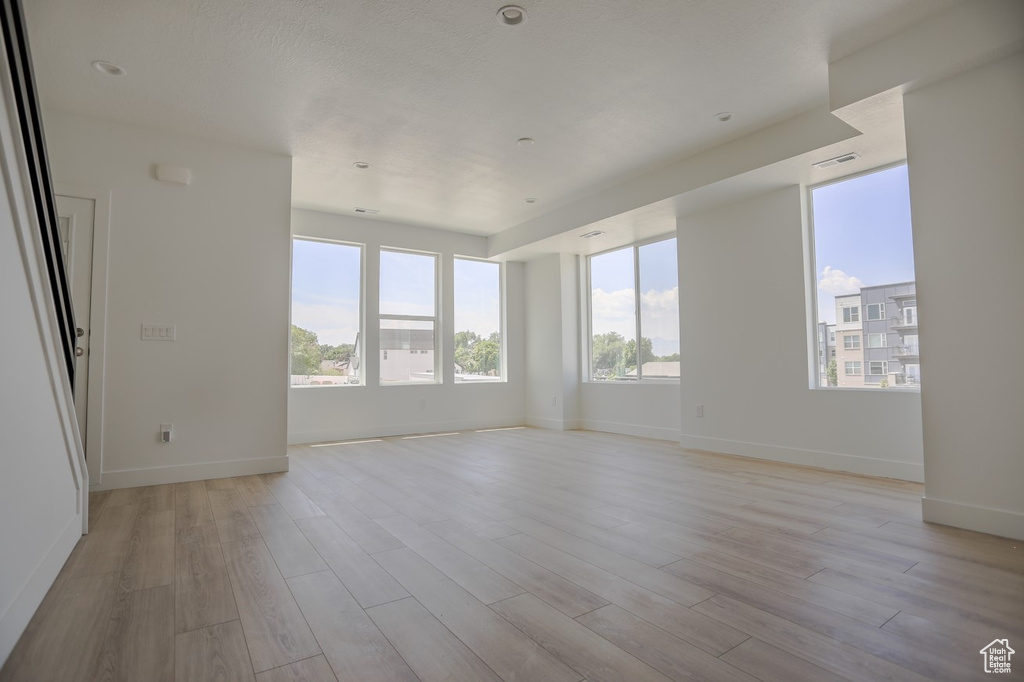 140 E ABBEVILLE CT Sandy, UT 84070