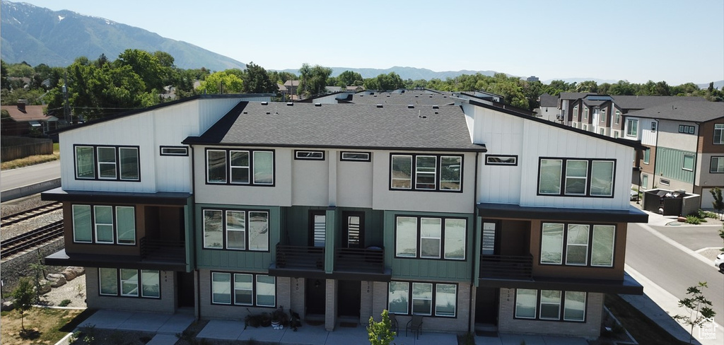 144 E ABBEVILLE CT Sandy, UT 84070
