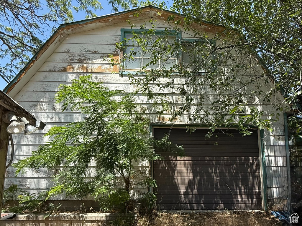 View of property exterior