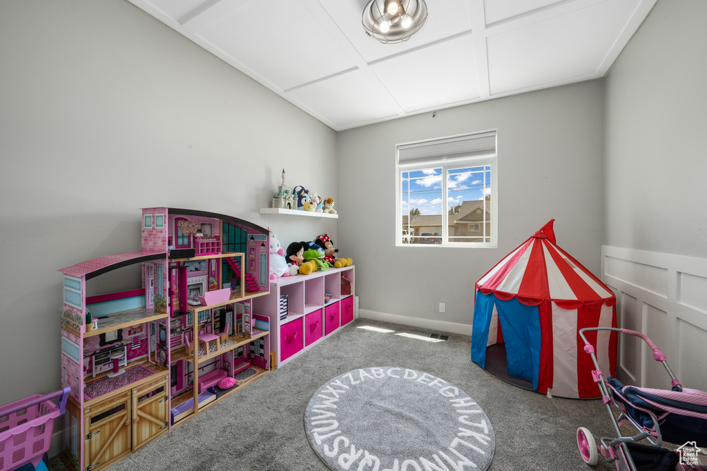 Recreation room featuring carpet