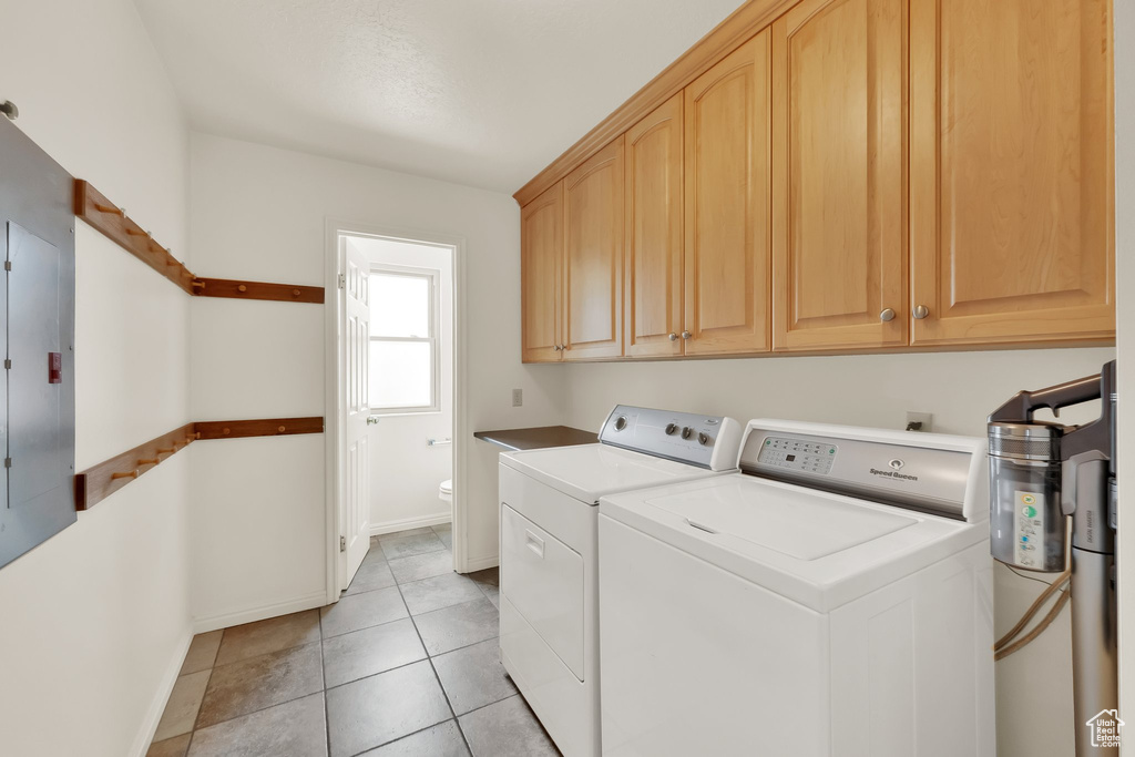 1604 W ROENEWOOD CIR Taylorsville, UT 84123