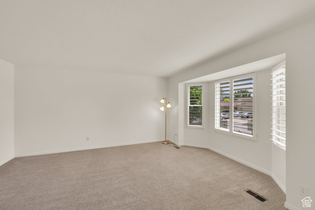 1604 W ROENEWOOD CIR Taylorsville, UT 84123