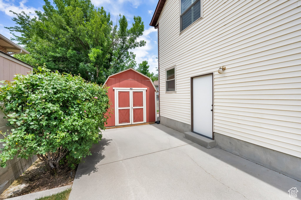 1604 W ROENEWOOD CIR Taylorsville, UT 84123