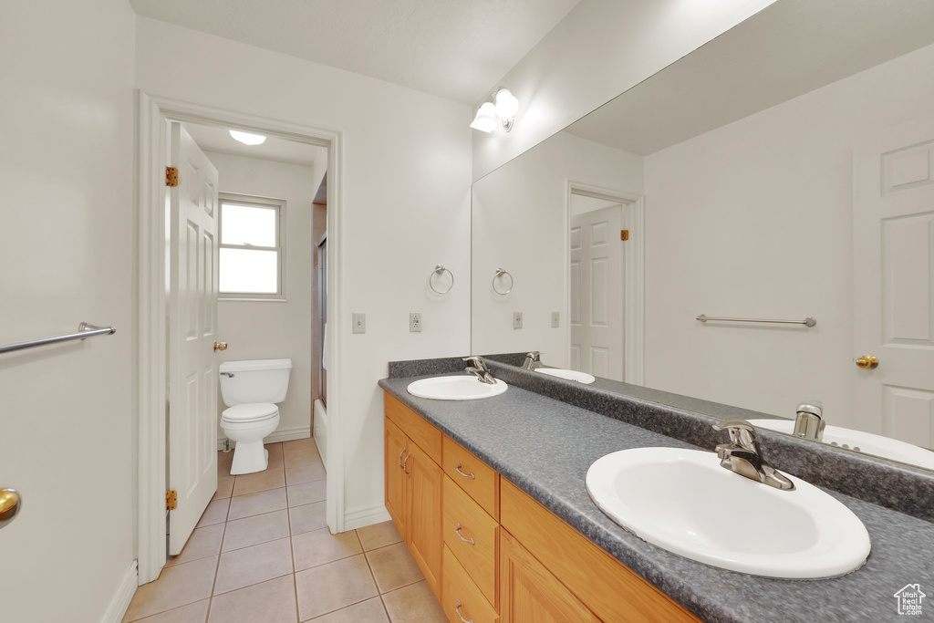 1604 W ROENEWOOD CIR Taylorsville, UT 84123