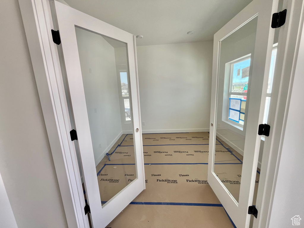 Corridor with baseboards