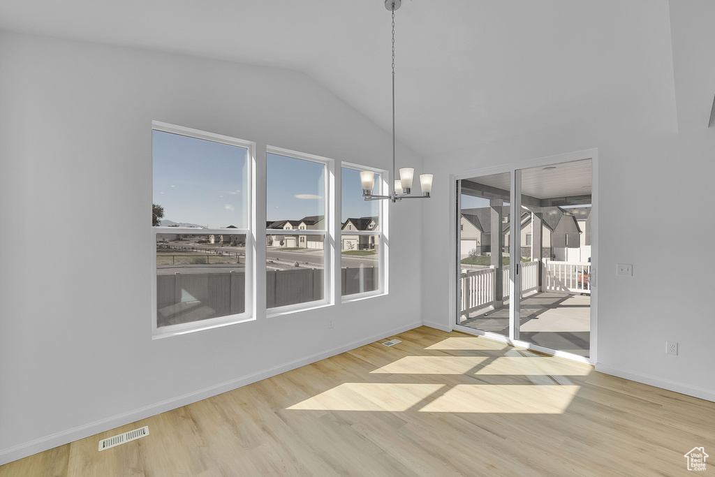 Photo 7 for MLS #2095456 at 2056 E Dolan Dr #1334