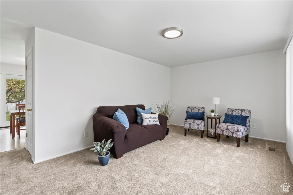 Photo 2 for MLS #2095470 at 3832 S Danbury Cir