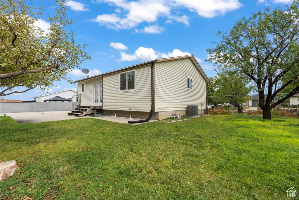 Photo 17 for MLS #2095470 at 3832 S Danbury Cir