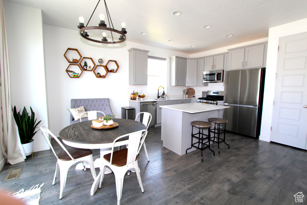 6255 N WANLASS HL Eagle Mountain, UT 84005