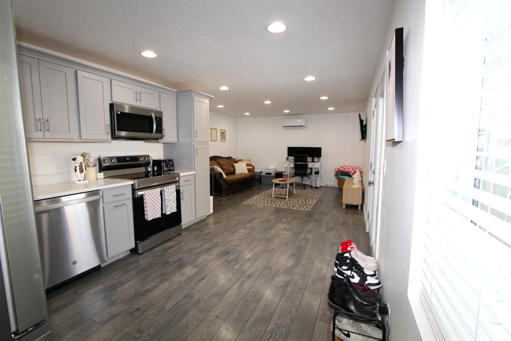 6255 N WANLASS HL Eagle Mountain, UT 84005