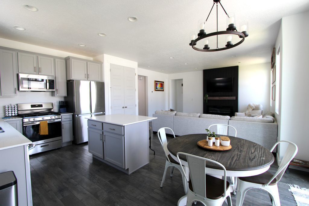 6255 N WANLASS HL Eagle Mountain, UT 84005