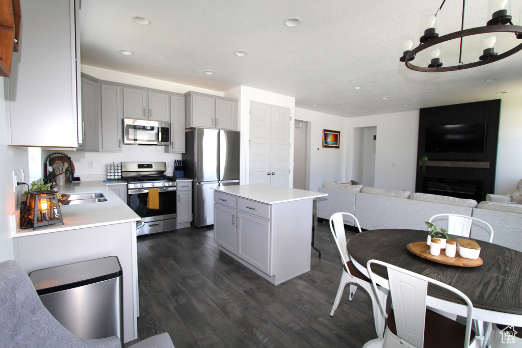 6255 N WANLASS HL Eagle Mountain, UT 84005