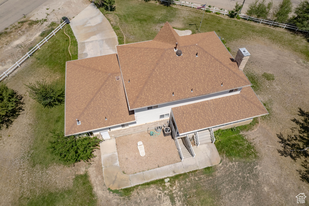 Aerial view of property and surrounding area