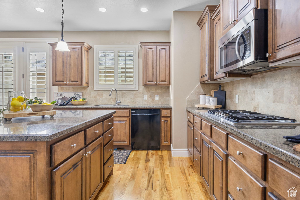 1362 E SHAYS GROVE Murray, UT 84121