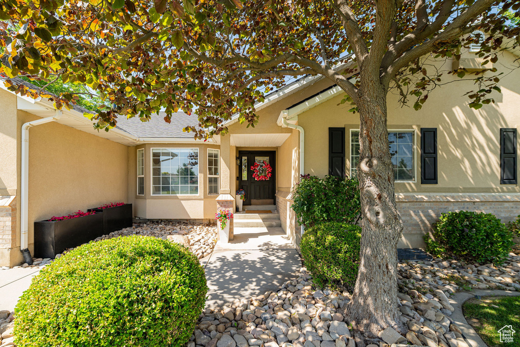 2524 W MARTINGALE CIR South Jordan, UT 84095