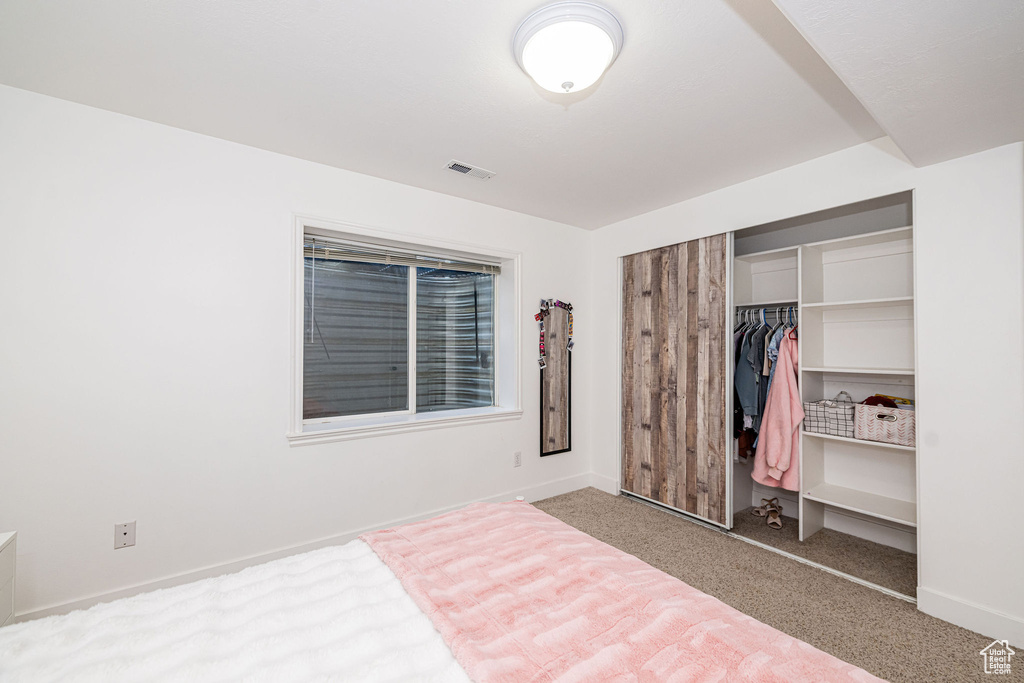 2524 W MARTINGALE CIR South Jordan, UT 84095