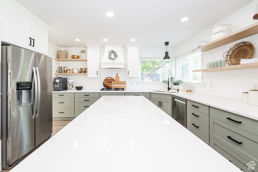 2524 W MARTINGALE CIR South Jordan, UT 84095