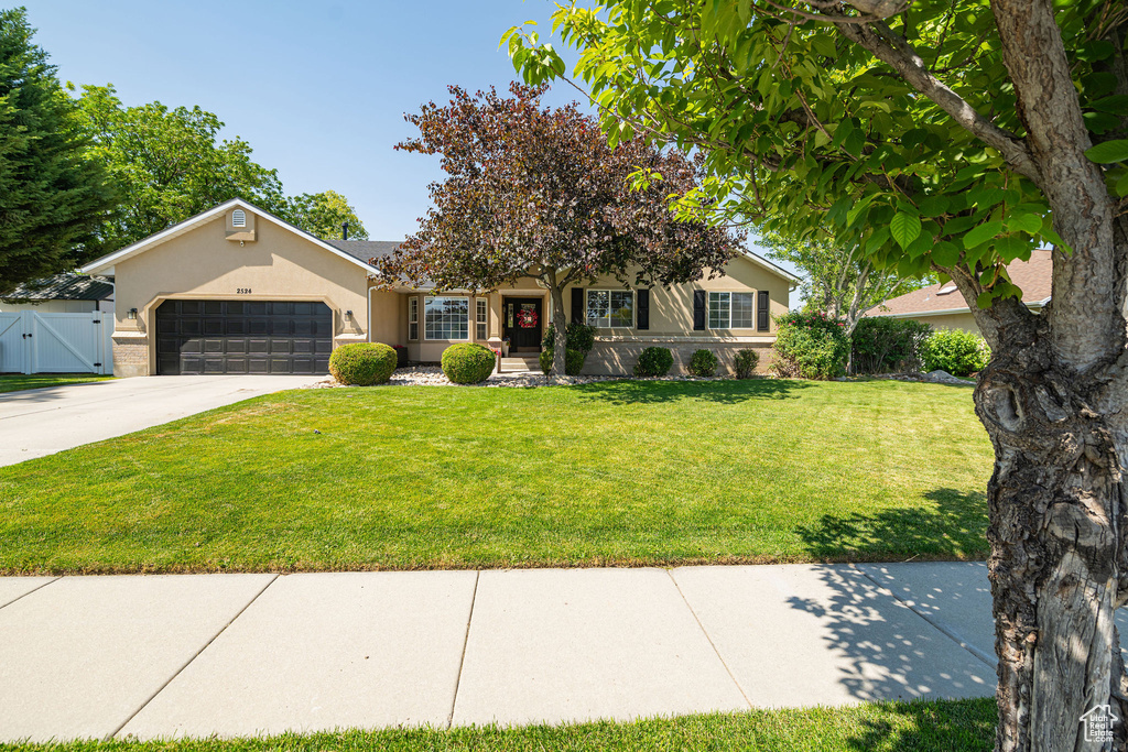 2524 W MARTINGALE CIR South Jordan, UT 84095