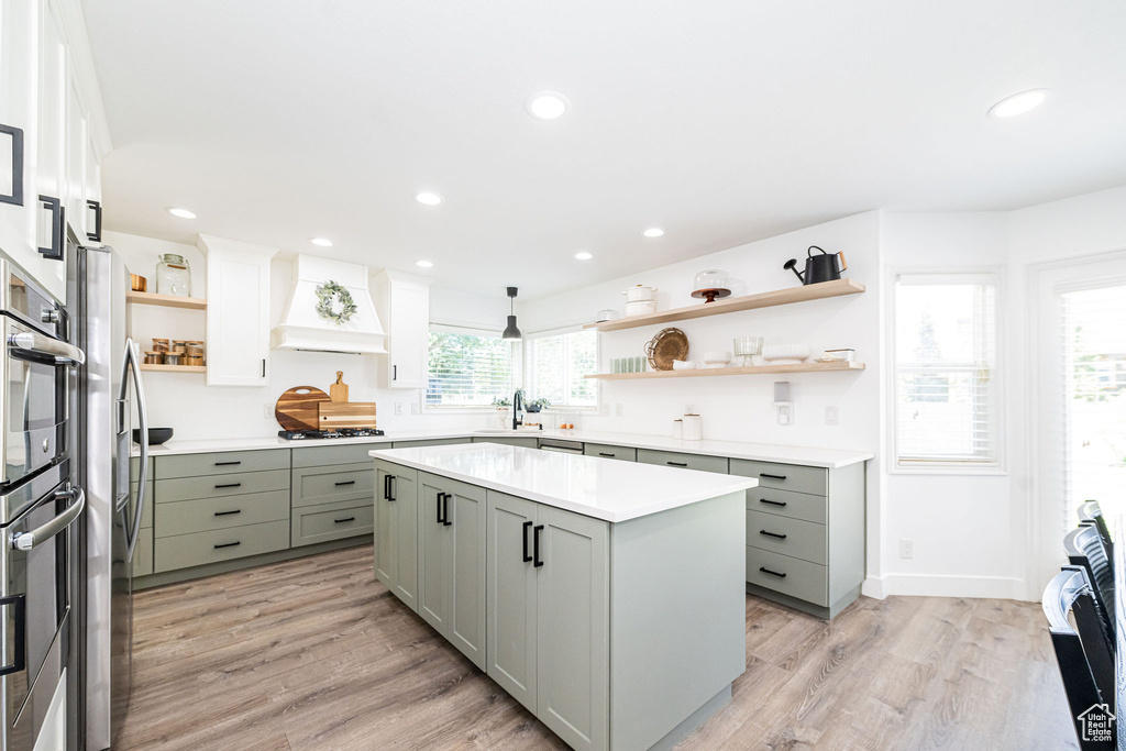 2524 W MARTINGALE CIR South Jordan, UT 84095
