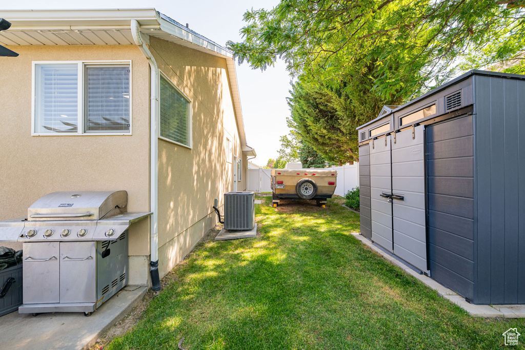 2524 W MARTINGALE CIR South Jordan, UT 84095