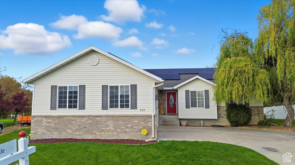 Photo 1 for MLS #2095517 at 439 Meadow Ln