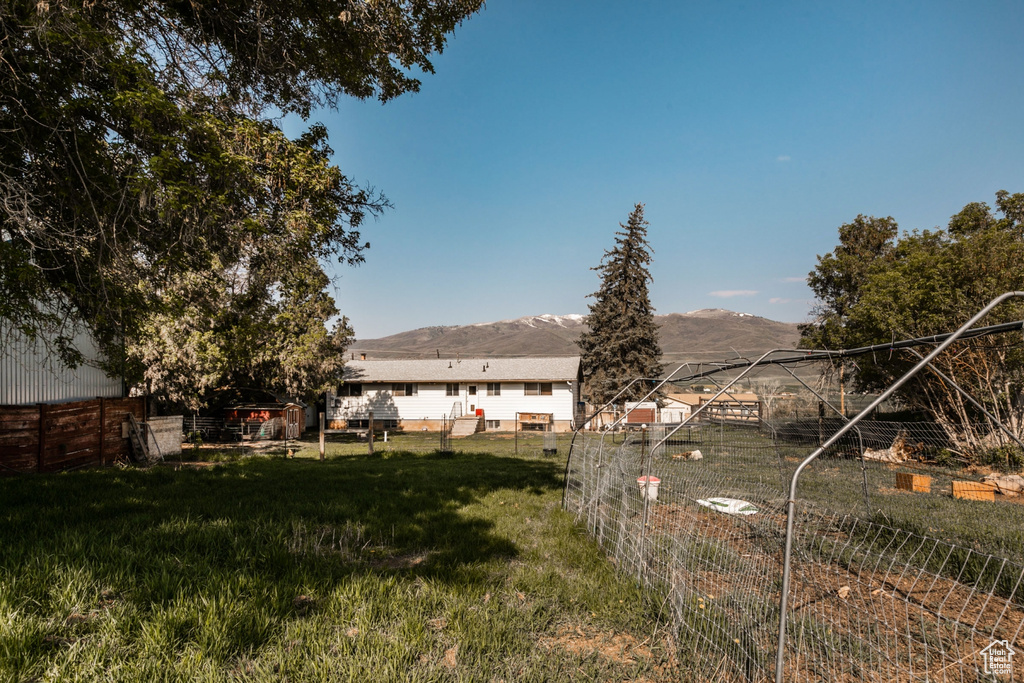 View of yard featuring a mountain view