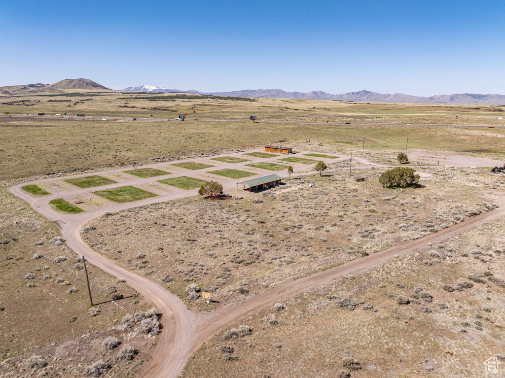 Aerial view of sparsely populated area with mountains