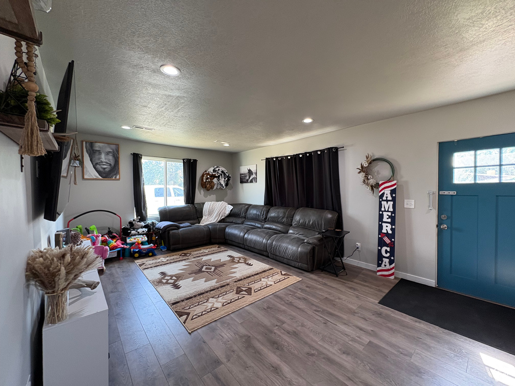 4690 S 5900 W Hooper, UT 84315