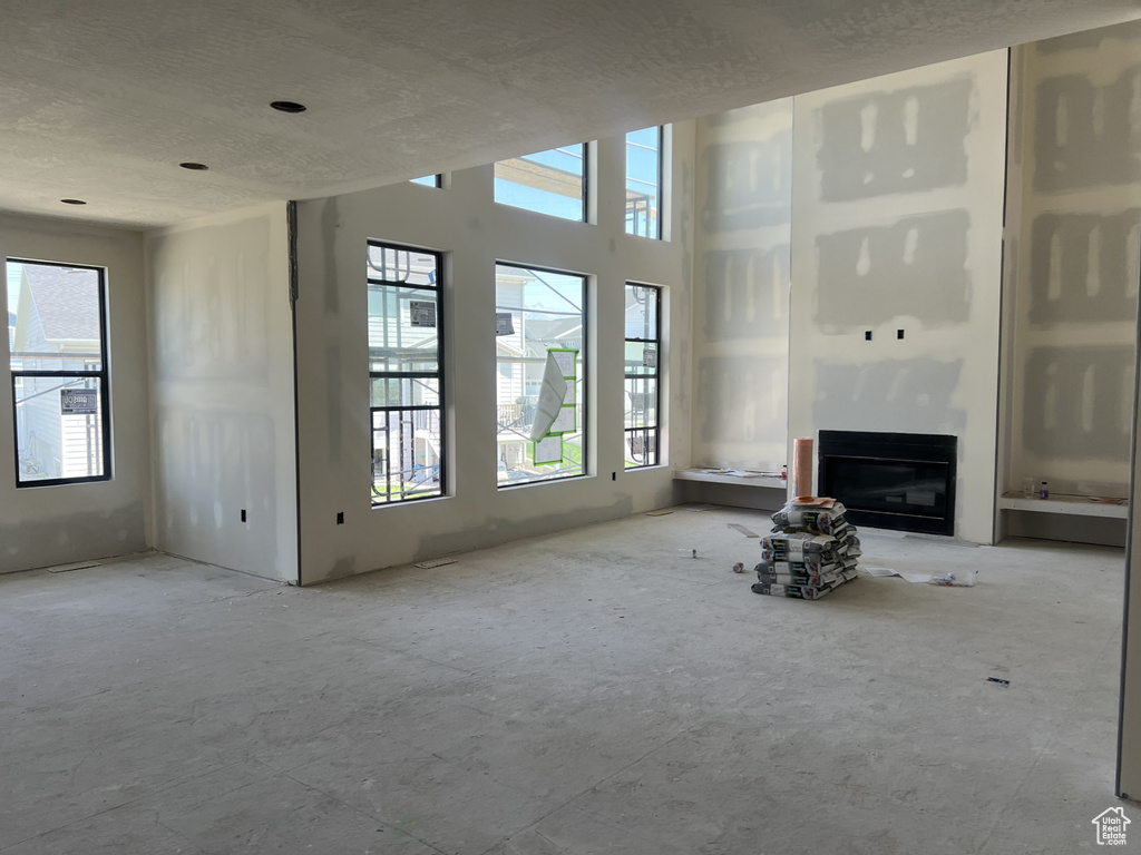 68 W 1630 S Lehi, UT 84043