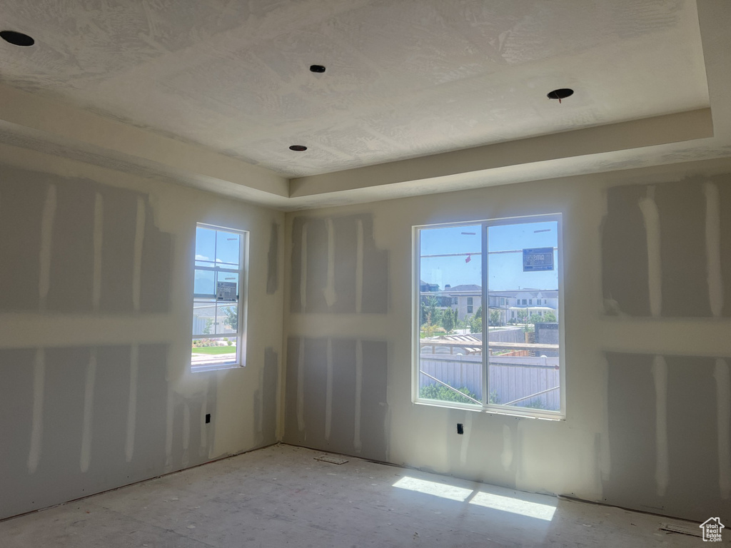 693 W SARA DR. Saratoga Springs, UT 84045