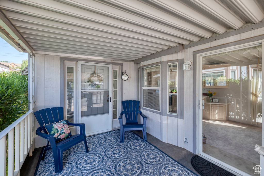 Sunroom / solarium with healthy amount of natural light