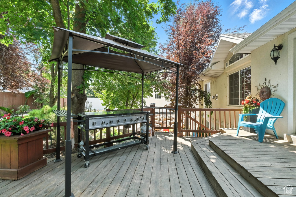 1680 N CAMELOT DR North Logan, UT 84341