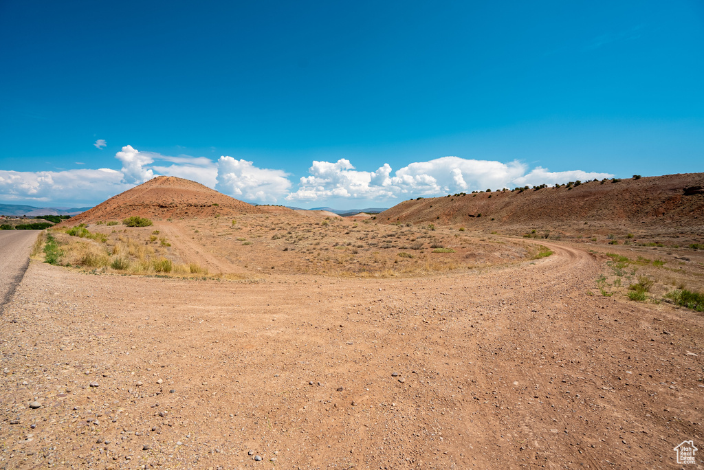 10115 N 8305 E Tridell, UT 84076
