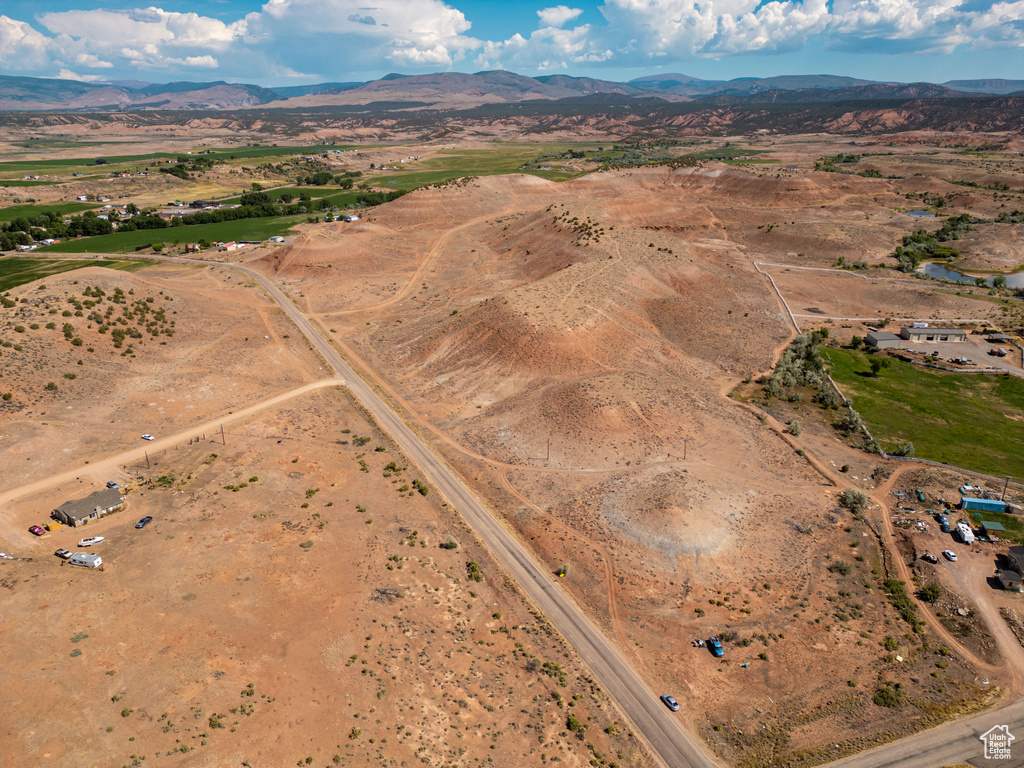 10115 N 8305 E Tridell, UT 84076