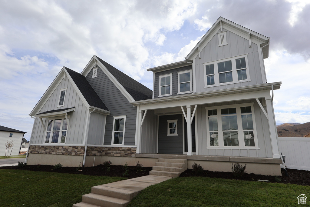 Photo 2 for MLS #2095672 at 1117 W Mahogany St