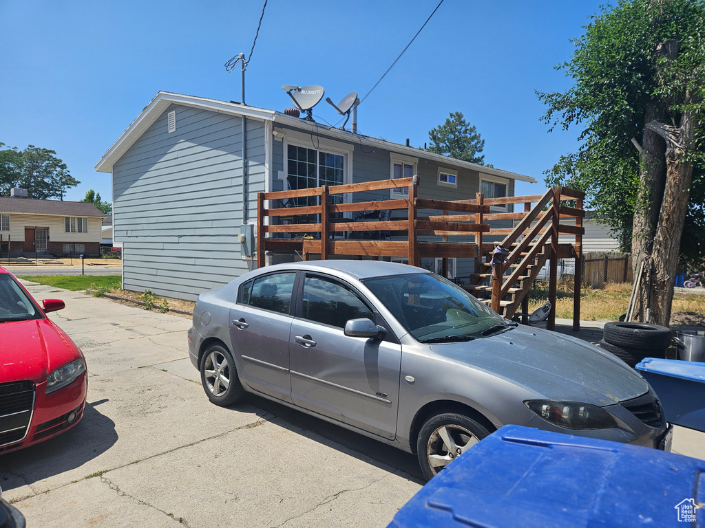 View of home's exterior
