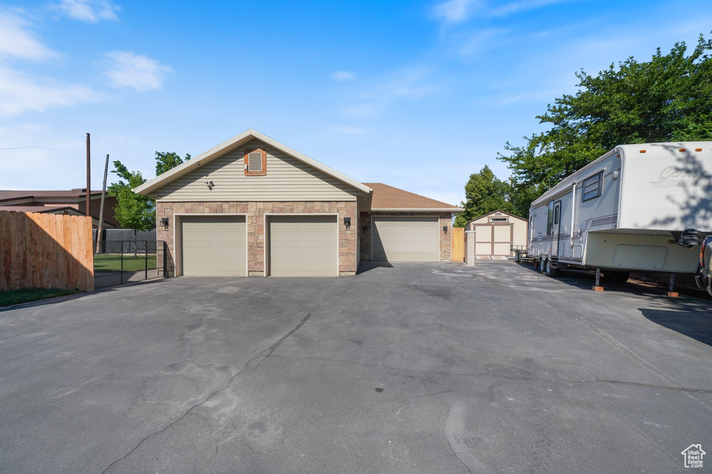 5572 S AVALON DR Murray, UT 84107