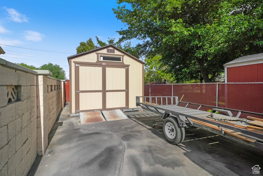 5572 S AVALON DR Murray, UT 84107