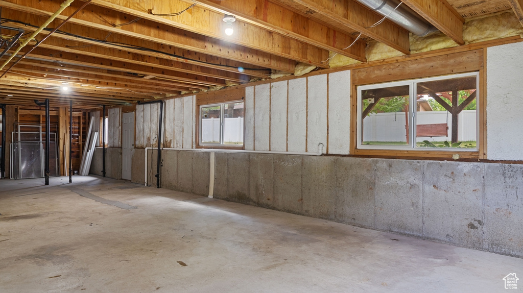 8007 S 2550 E South Weber, UT 84405