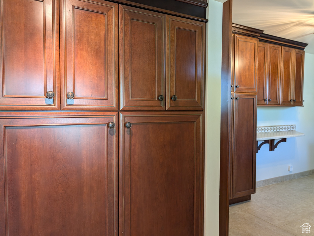 Detailed view of baseboards