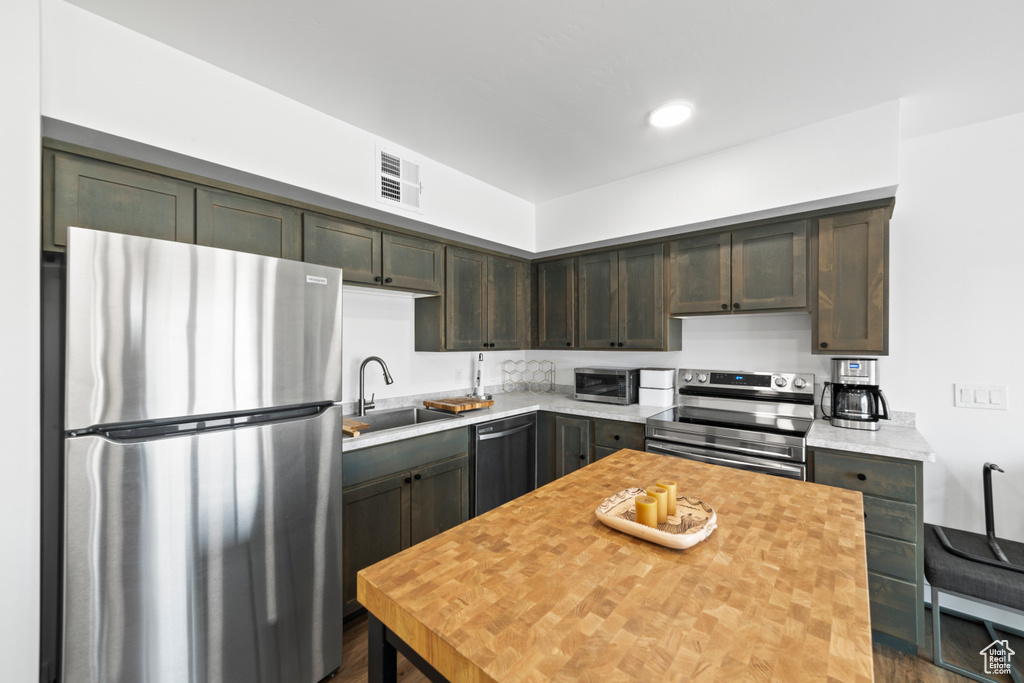 443 KANE CREEK BLVD #212 Moab, UT 84532