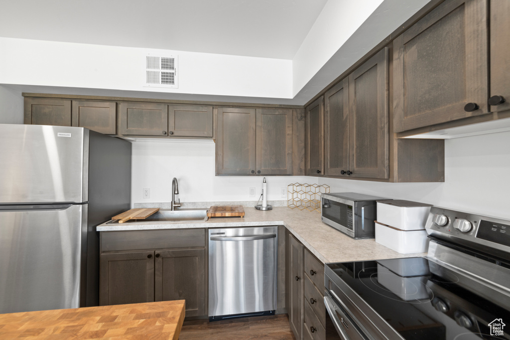443 KANE CREEK BLVD #212 Moab, UT 84532