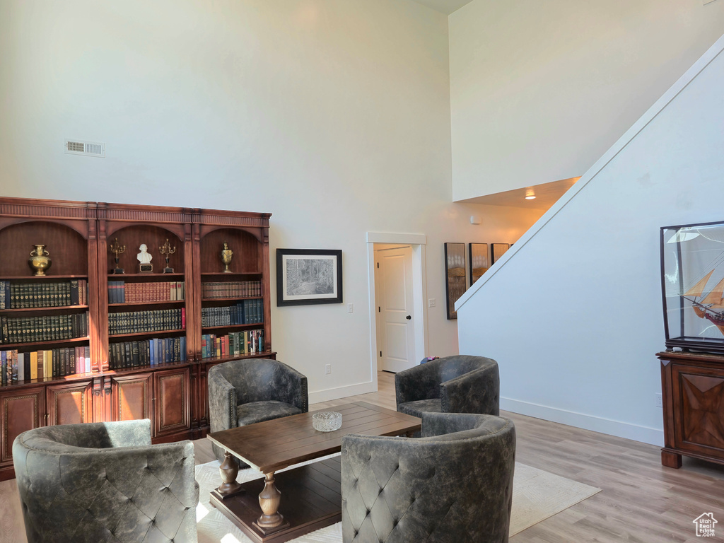 Photo 5 for MLS #2095755 at 352 W Ropelato Dr