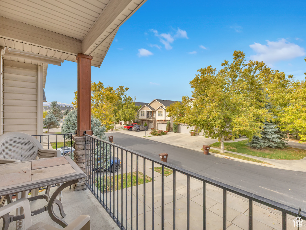 Balcony featuring a residential view