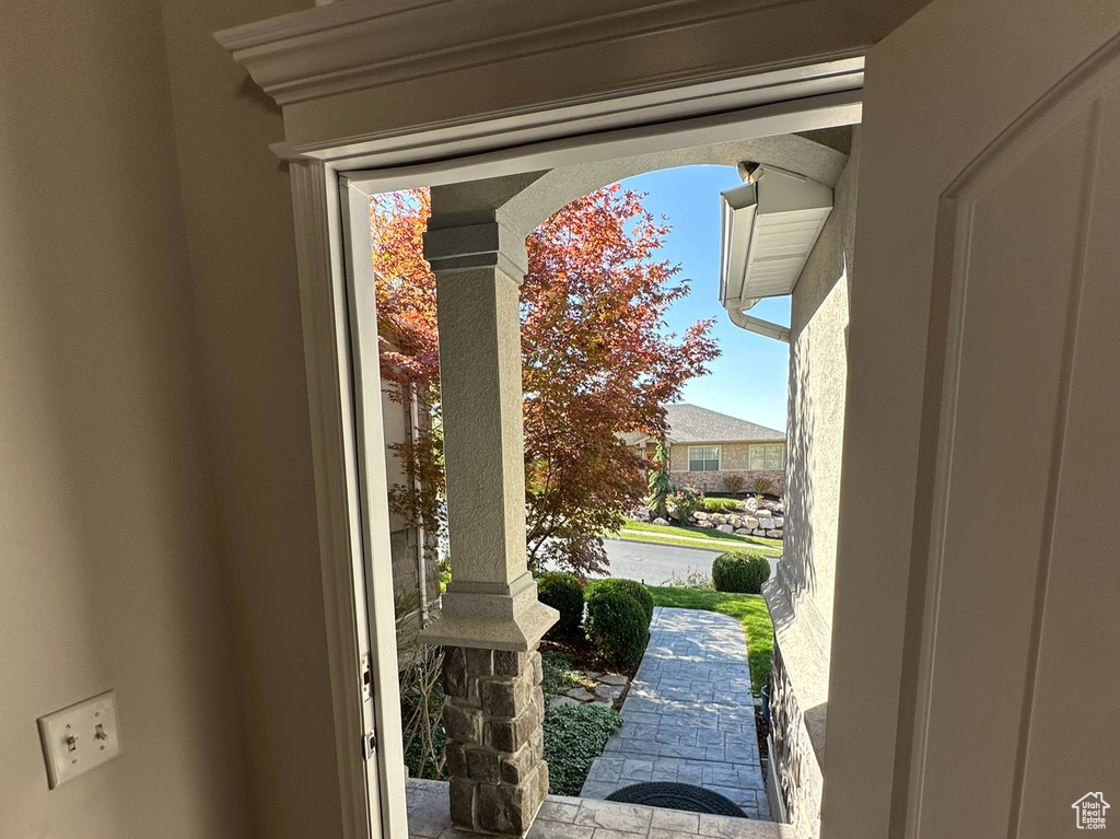 609 S PARKWAY DR North Salt Lake, UT 84054
