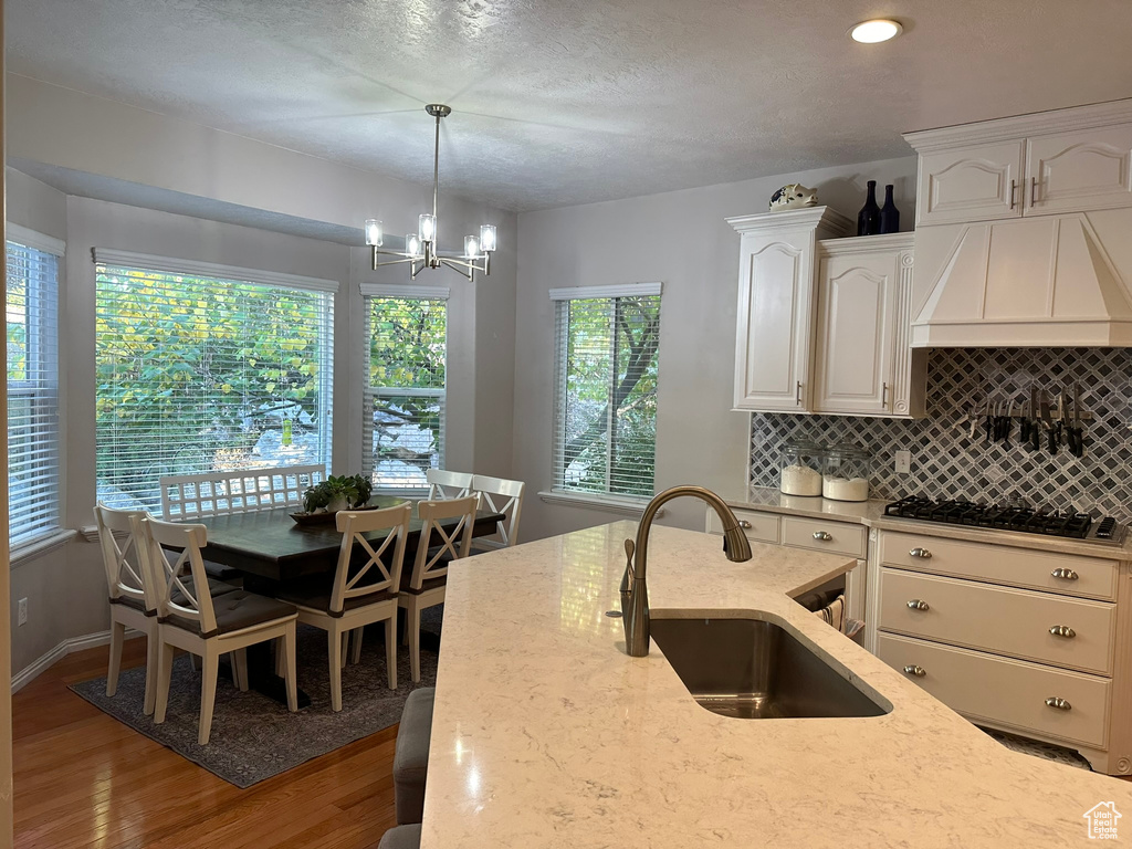 609 S PARKWAY DR North Salt Lake, UT 84054