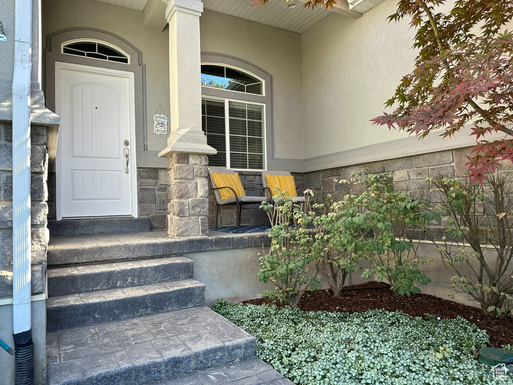 609 S PARKWAY DR North Salt Lake, UT 84054